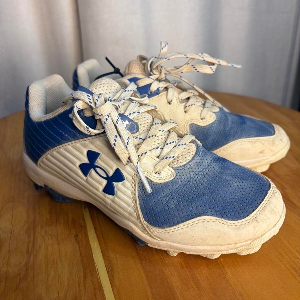Under Armour blue/white baseball/softball cleats, Size US 2.5Y
